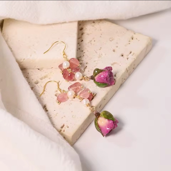 Pink Rosebud Drop Earrings
Romantic Boho Style - Picture 7 of 12